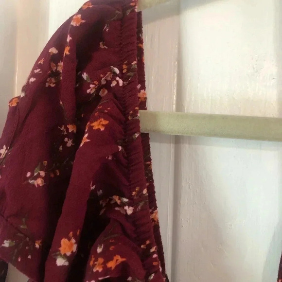 Xhilaration• off the shoulder top - Picture 4 of 6